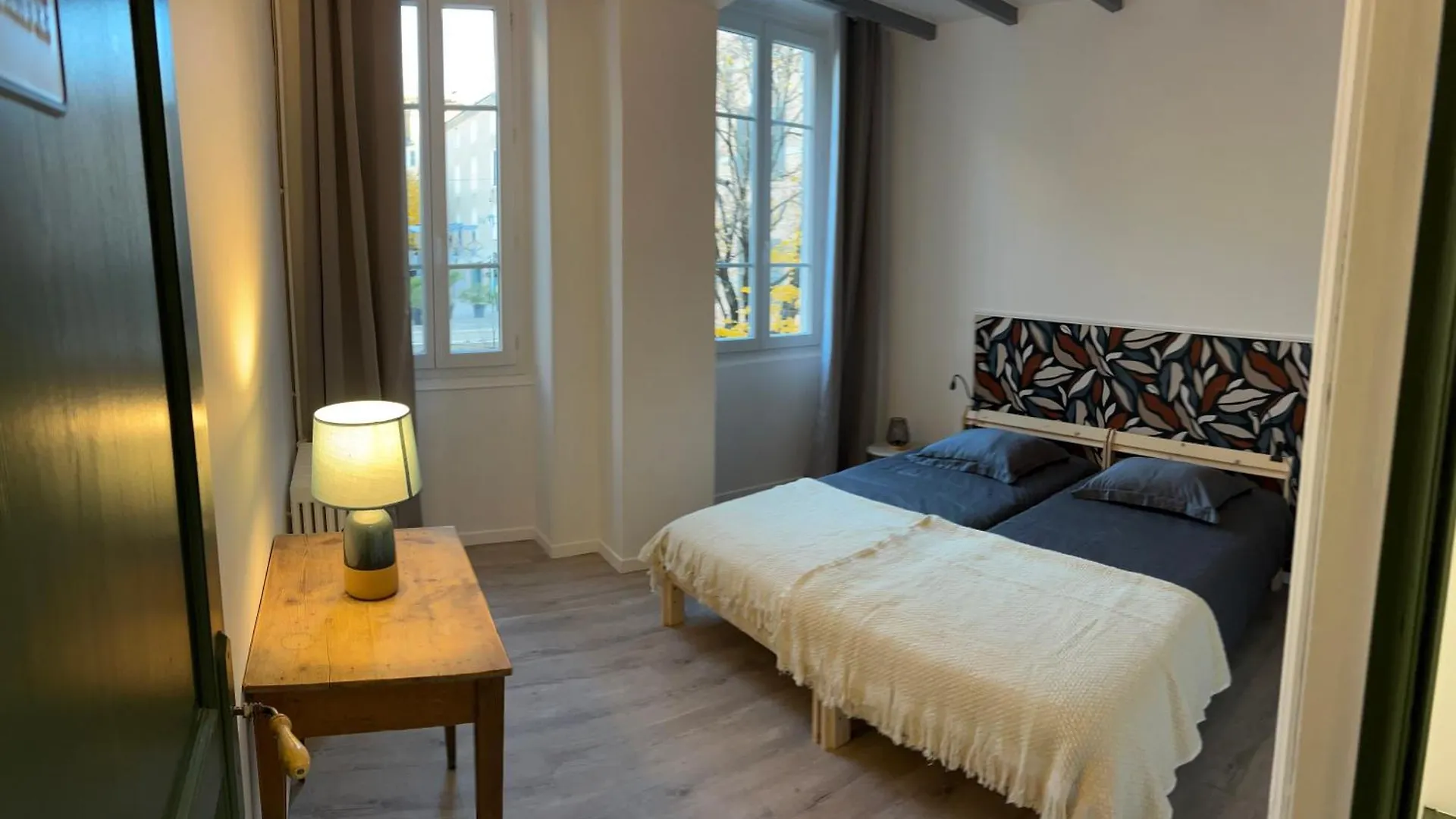 Apartment Appartement Spacieux En Centre Ville Montelimar France